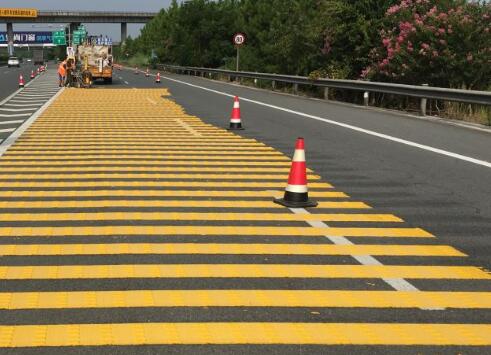 蘇州道路劃線廠家解讀振蕩標線與道路標線的區(qū)別在哪？