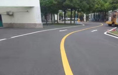 江蘇中穎定制廠區(qū)道路劃線，確保安全高效